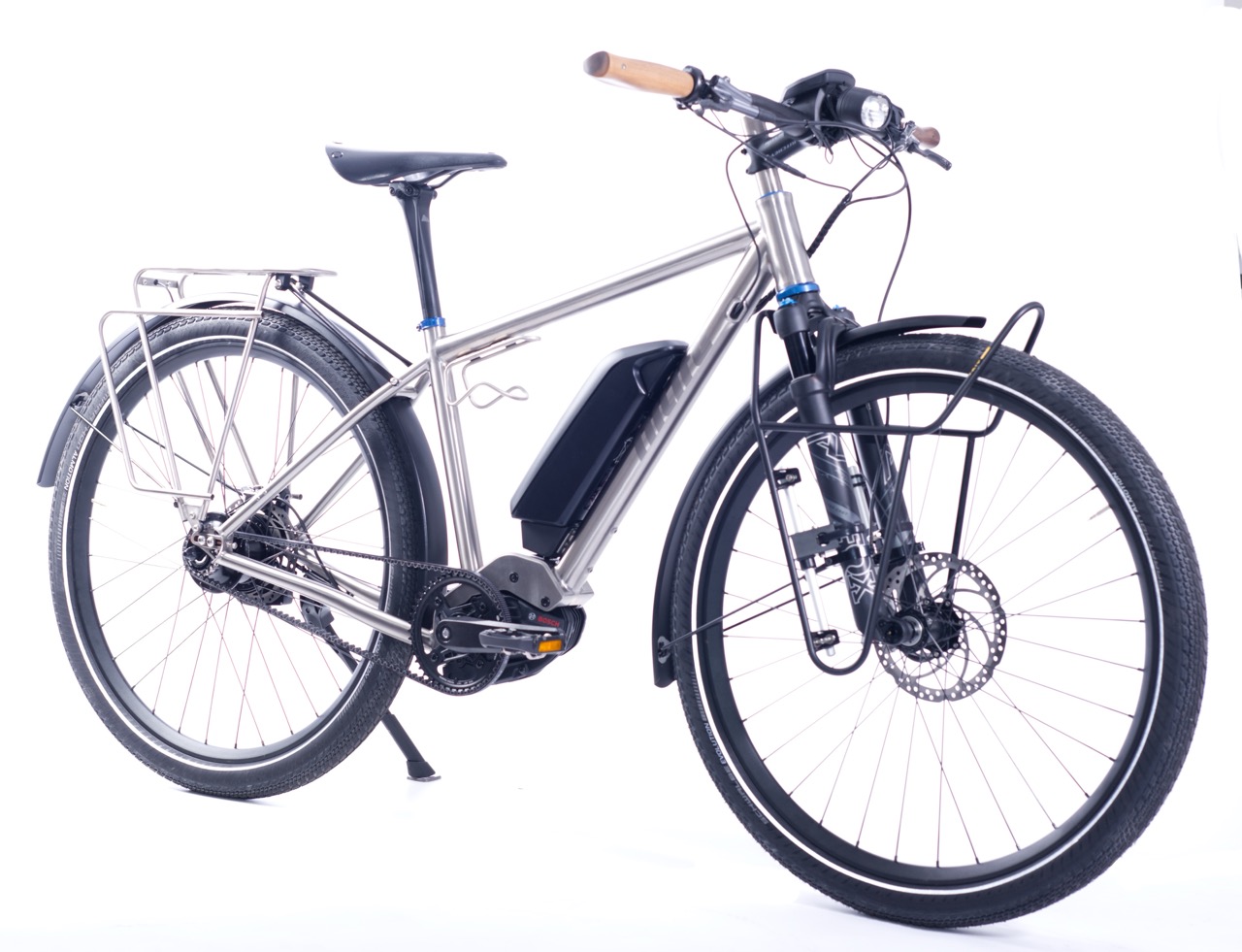 Titan Reiserad mit Rohloff E-14 Nabenschaltung, Gates Riemen und dem Bosch Performance CX