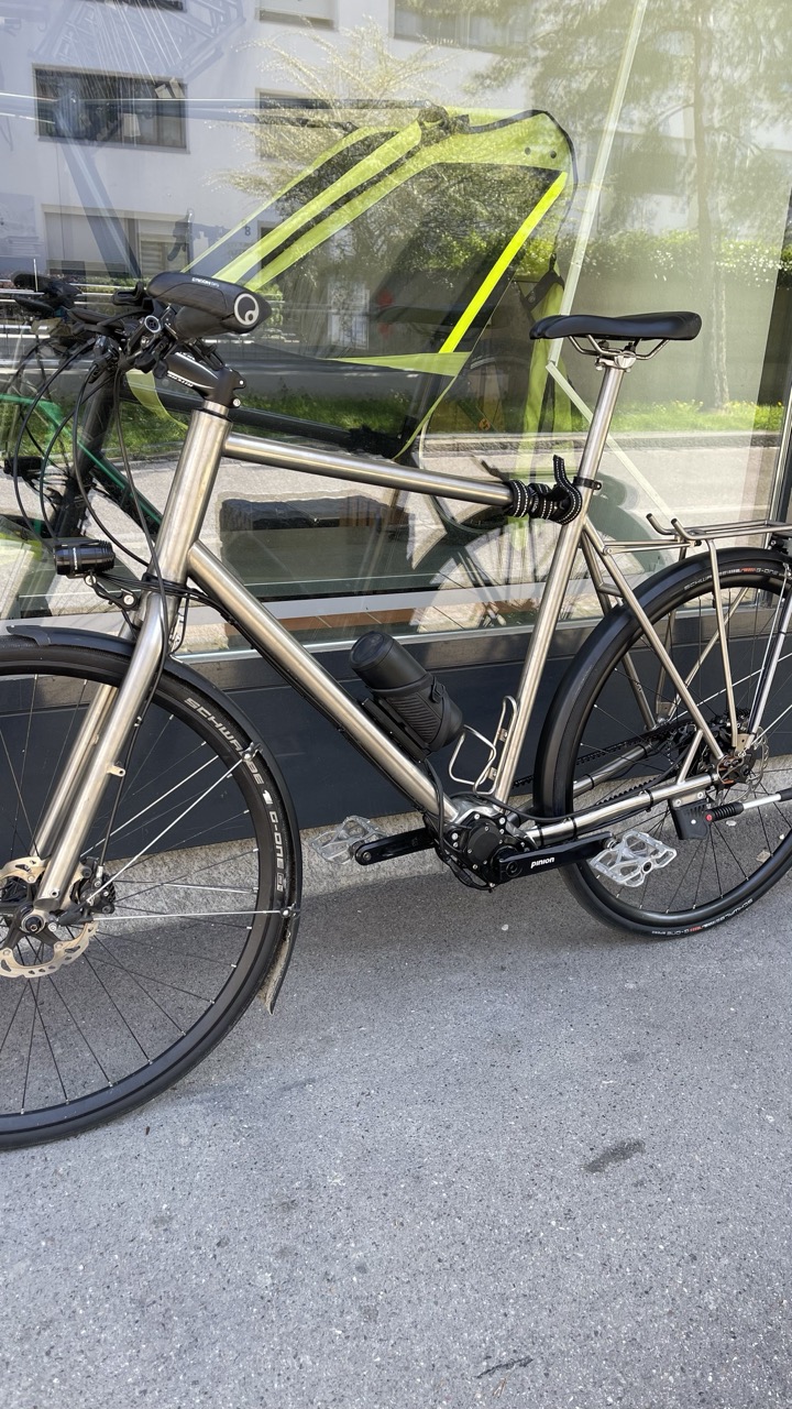 The Ultimate Riding Experience: Titanium, Gates Carbon Drive, Pinion Gearbox & Mahle XS20  