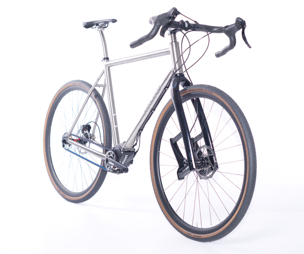 Adrian´s s Pinion Gravel Allroad Titanium Bike - 2