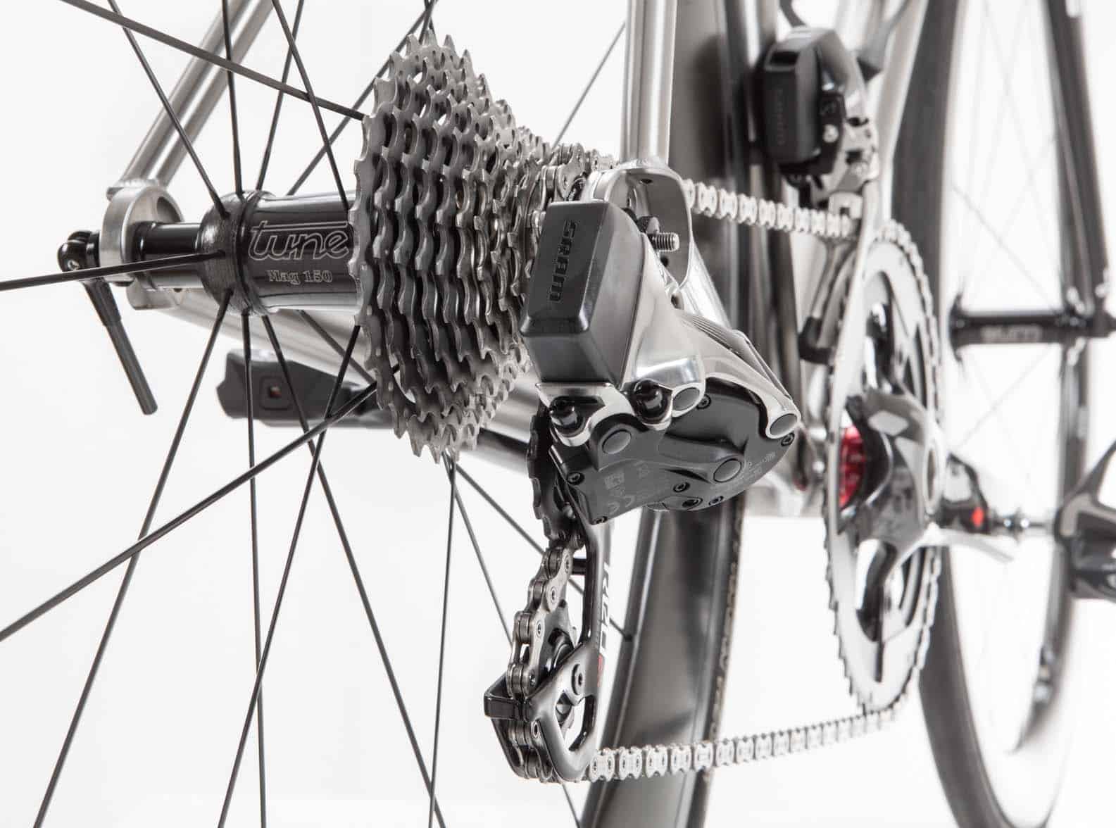 sRace-Titanium_frame_06_min sRace-Titanium_frame_06_min