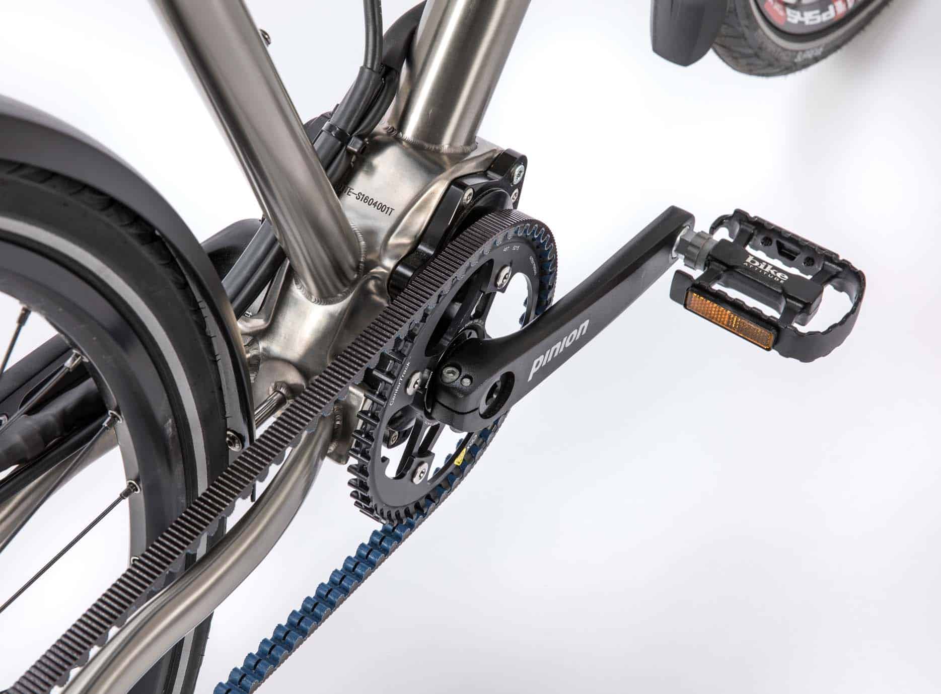 Titan_E-Bike_Pinion_Gates_Fahrradriemen_05_min Titan_E-Bike_Pinion_Gates_Fahrradriemen_05_min