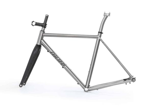Titanium outlet frame gravel