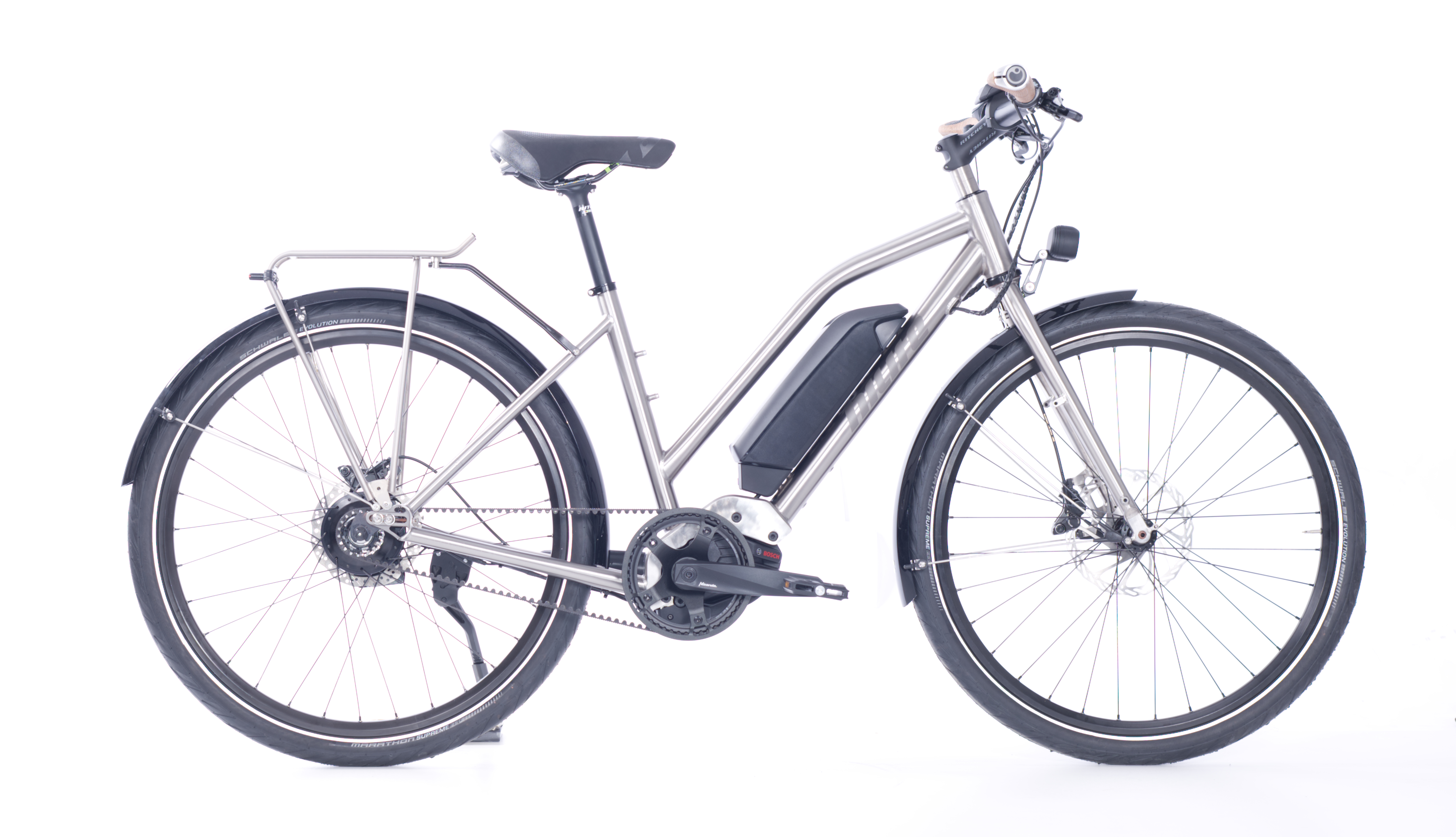 Tiefeinsteiger mit Bosch Performance CX, Rohloff E-14 Schaltung und Gates Riemen